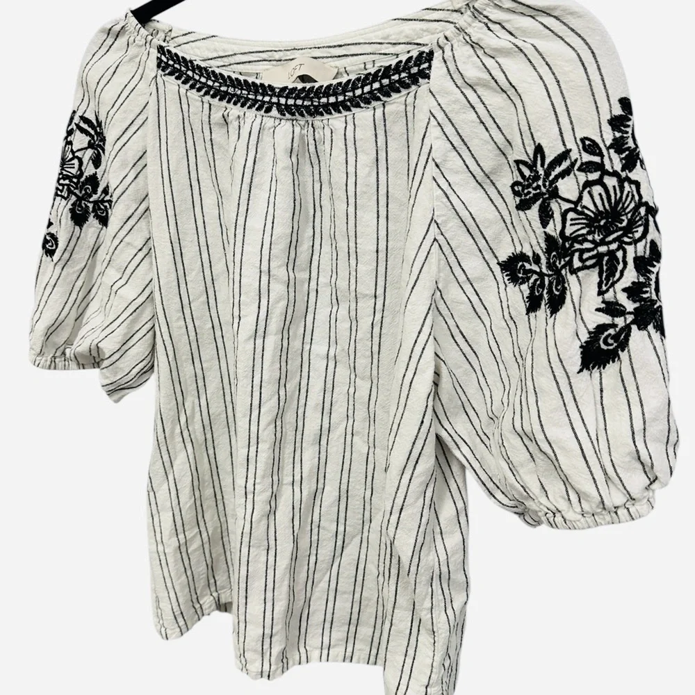 LOFT linen/cotton black white striped embroidered puff sleeve blouse Size S